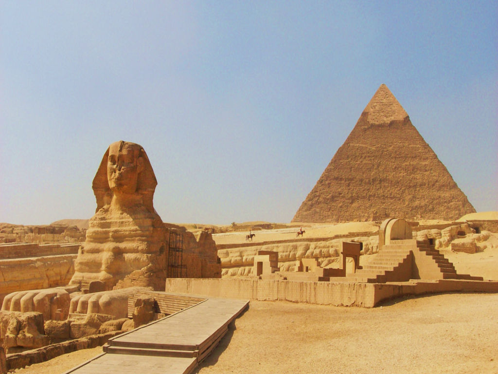 Day tour to Giza Pyramids, Memphis city and Sakkara