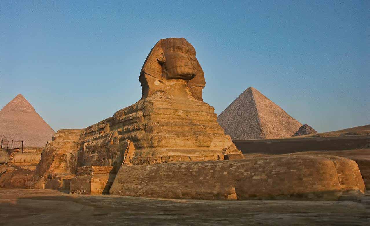 Day Tour to Pyramids of Giza, Egyptian Museum and Khan Elkhalili Bazzar