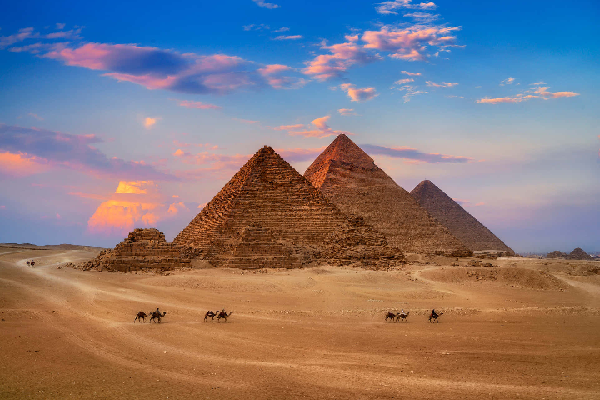 Half Day Private guided Tour to Giza Pyramids and The Great Sphinx